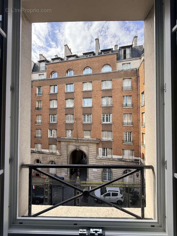 Appartement à PARIS-7E