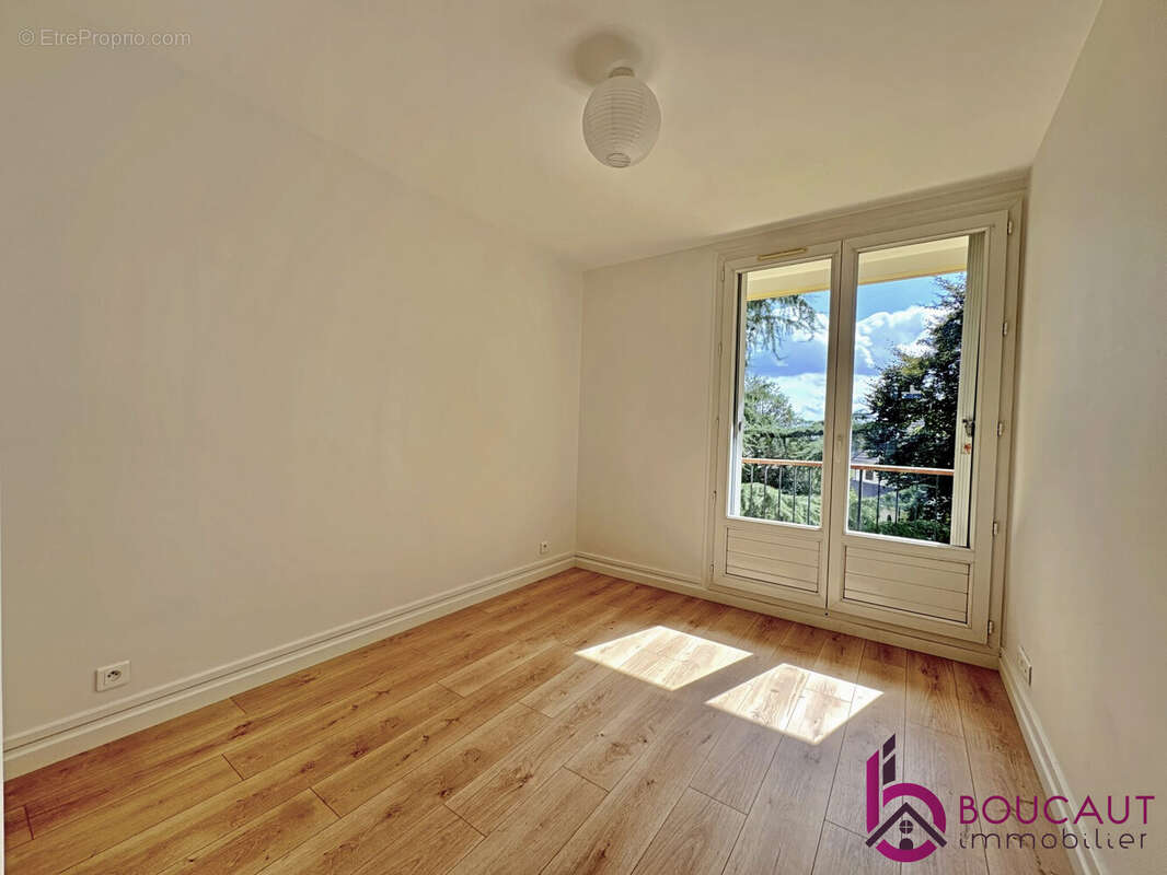 Appartement à LE PLESSIS-ROBINSON