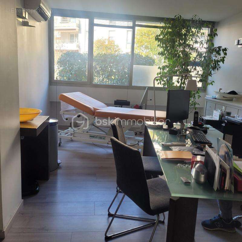 Local commercial libéral     260 000 € - photo 8