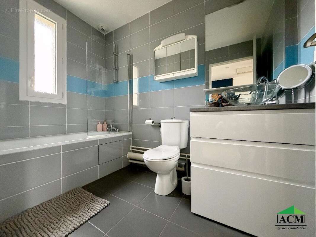 Maison à MERY-SUR-OISE