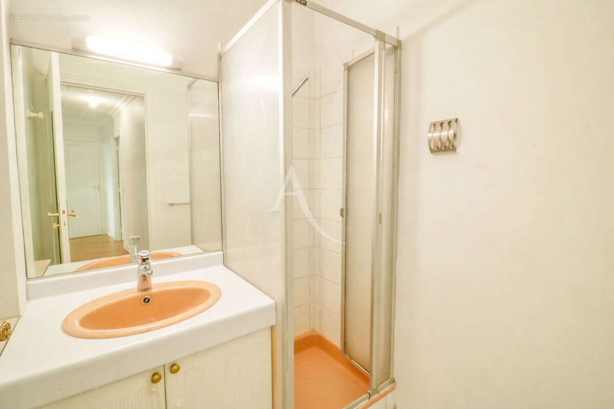 Appartement à LE PLESSIS-ROBINSON