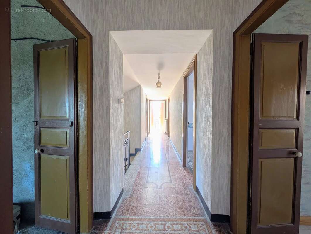 Maison de maître avec appartement indépendant – 259 m² - photo 12