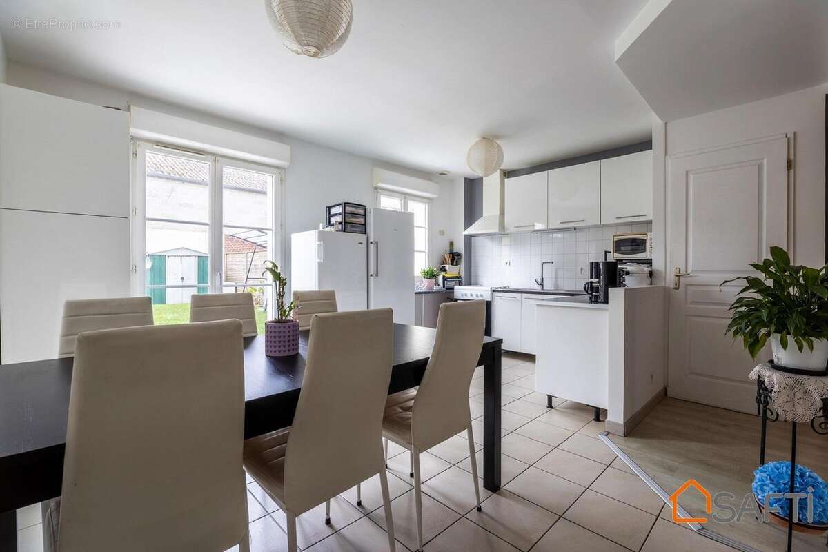 Photo 3 - Maison à SAINT-JUST-EN-CHAUSSEE