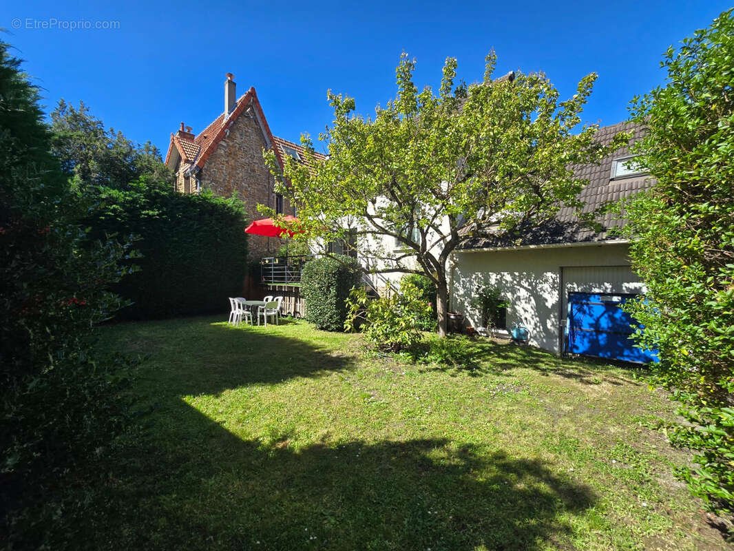 Maison à LES PAVILLONS-SOUS-BOIS