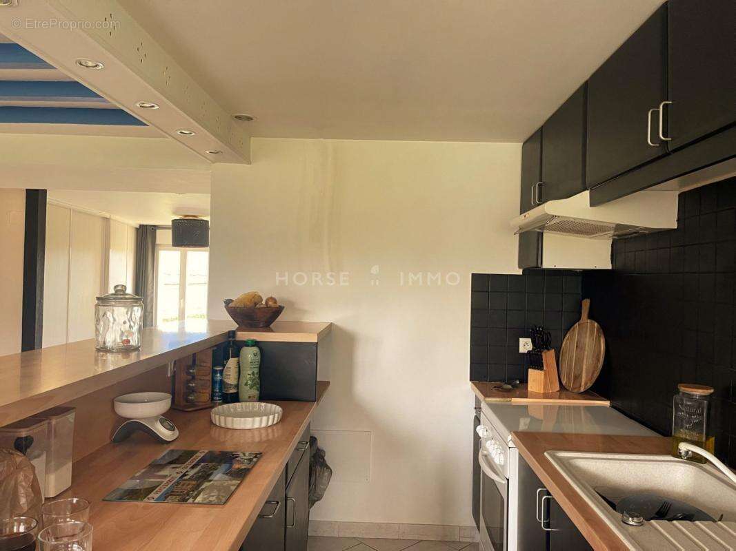 Maison à LA CHAPELLE-SAINT-LAUD