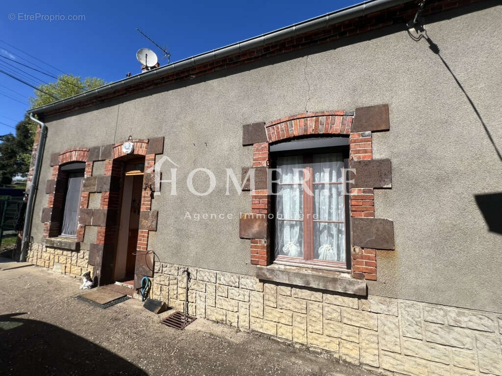 Maison à SUBLIGNY