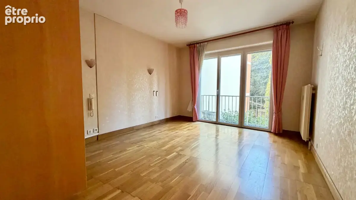 Boulevard Robert Schuman - Appartement T3 avec balcon - photo 9