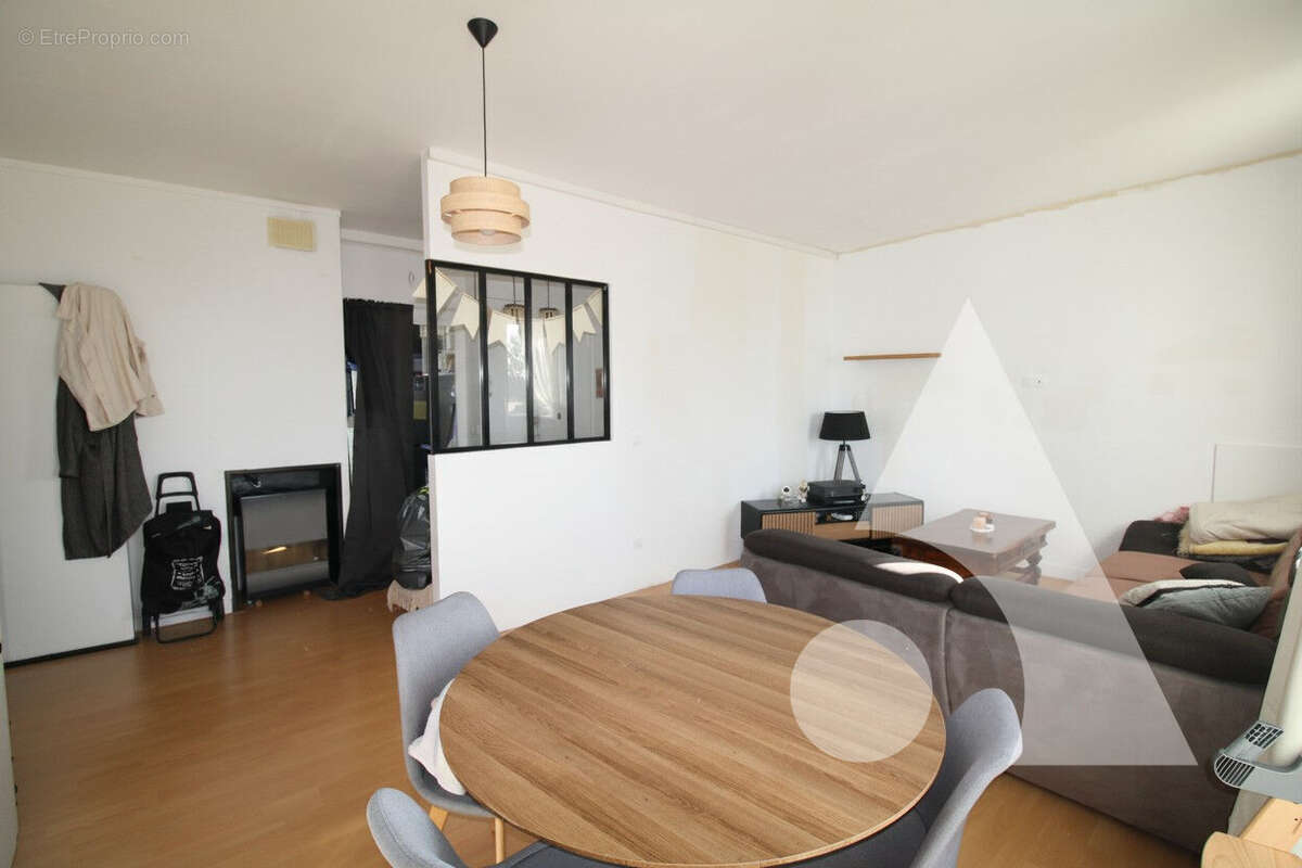 Appartement à LACROIX-SAINT-OUEN
