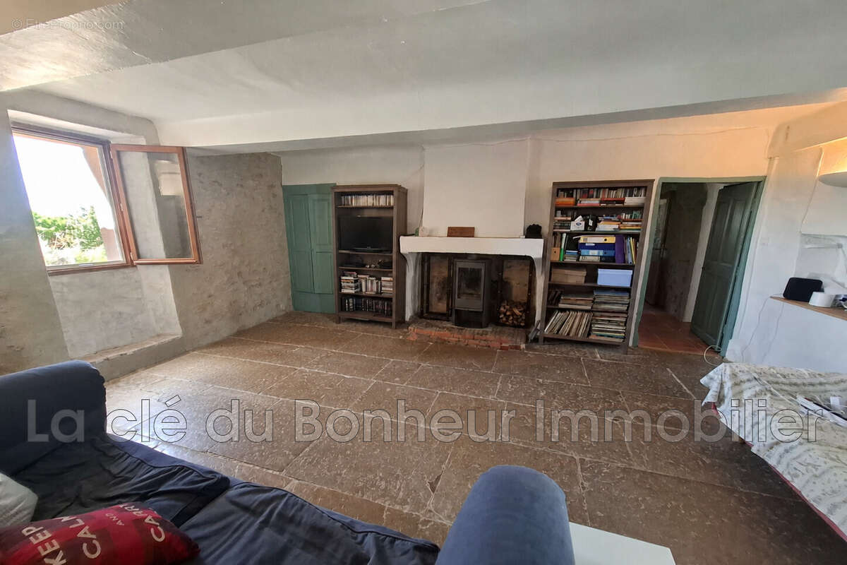 Maison 226 m² à Quinson  - photo 4