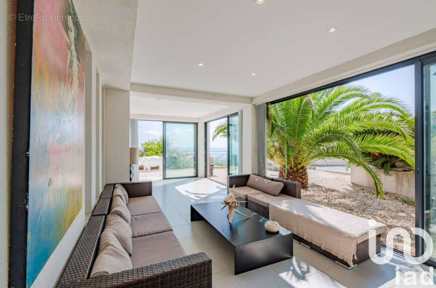 Photo 4 - Appartement à ROQUEBRUNE-SUR-ARGENS