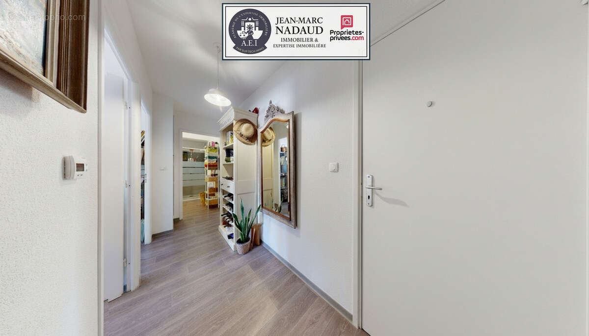 Appartement à PUGET-SUR-ARGENS