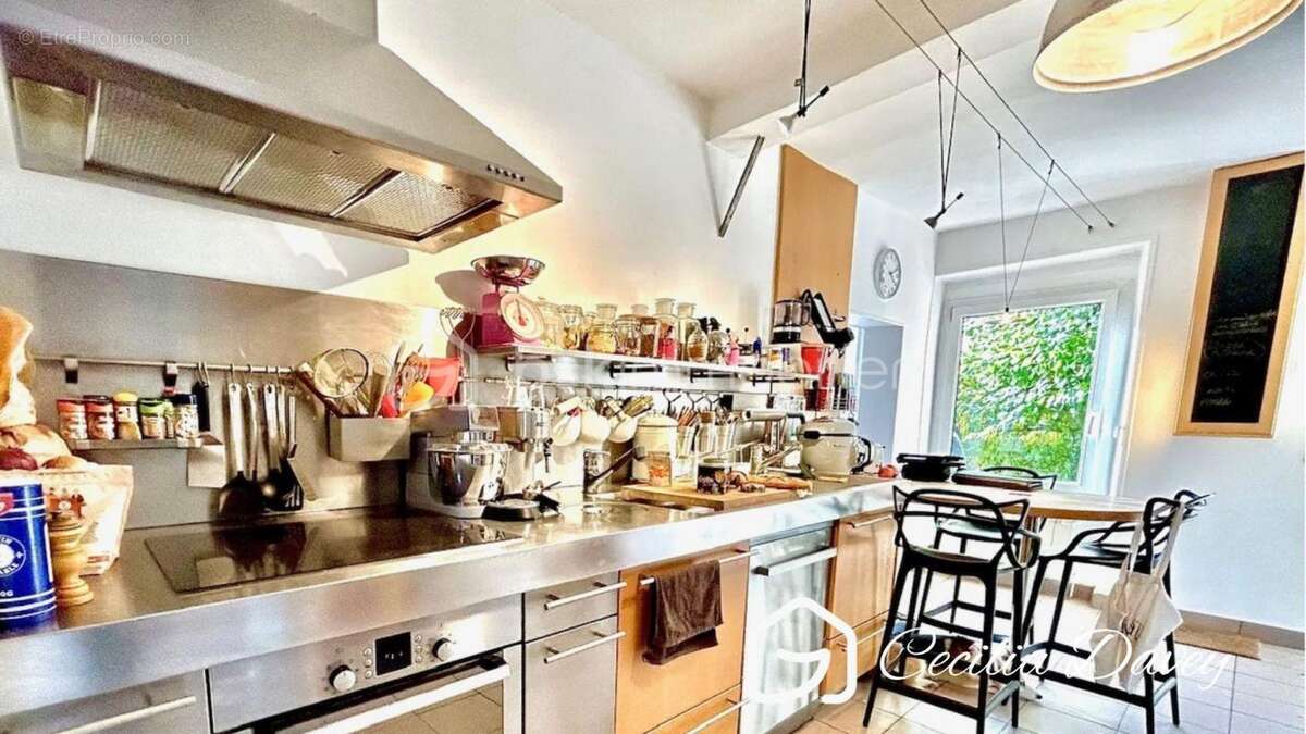 Maison à VILLENEUVE-SUR-YONNE