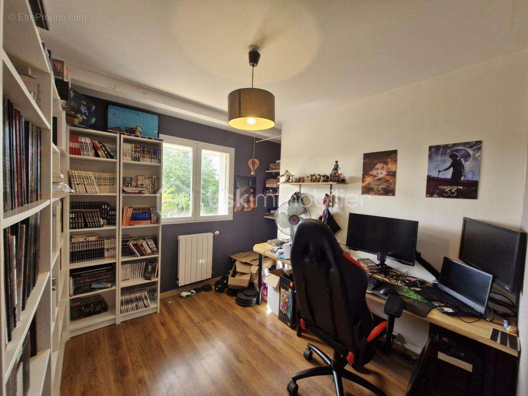 Maison familiale, 5/6 chambres, lumineuse, au calme – Avec piscine, jardin, terrasses, atelier, parkings - photo 11