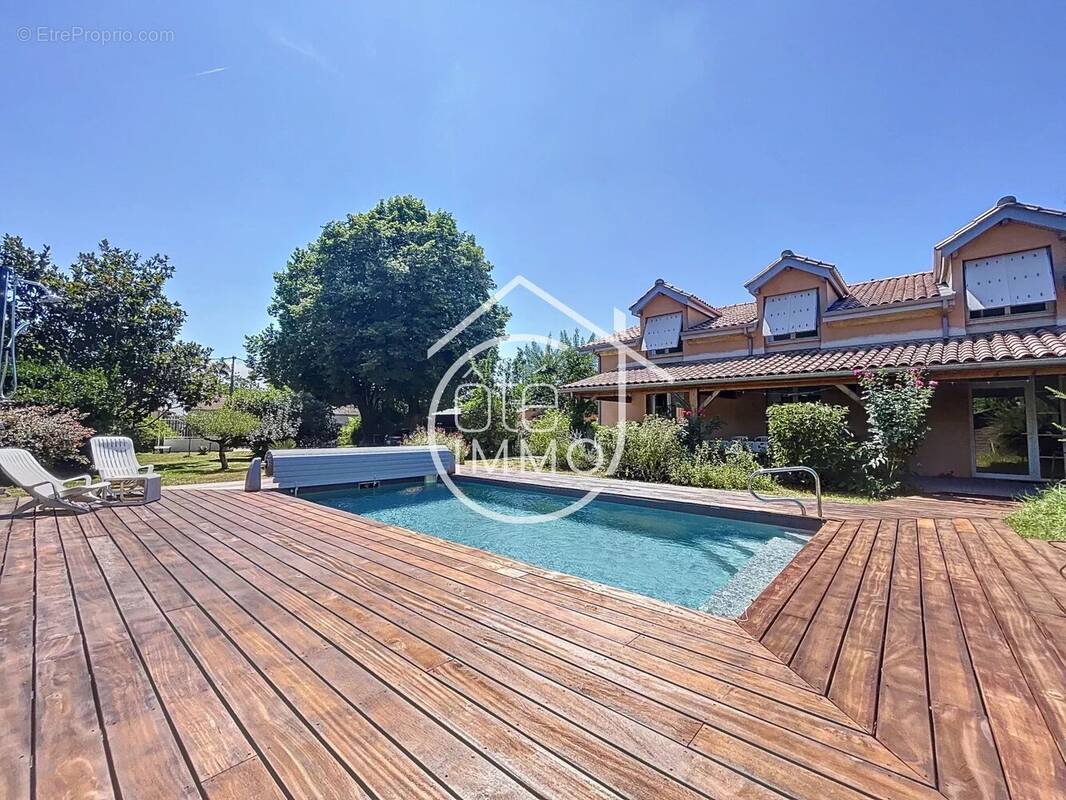 Maison à SAINT-EMILION