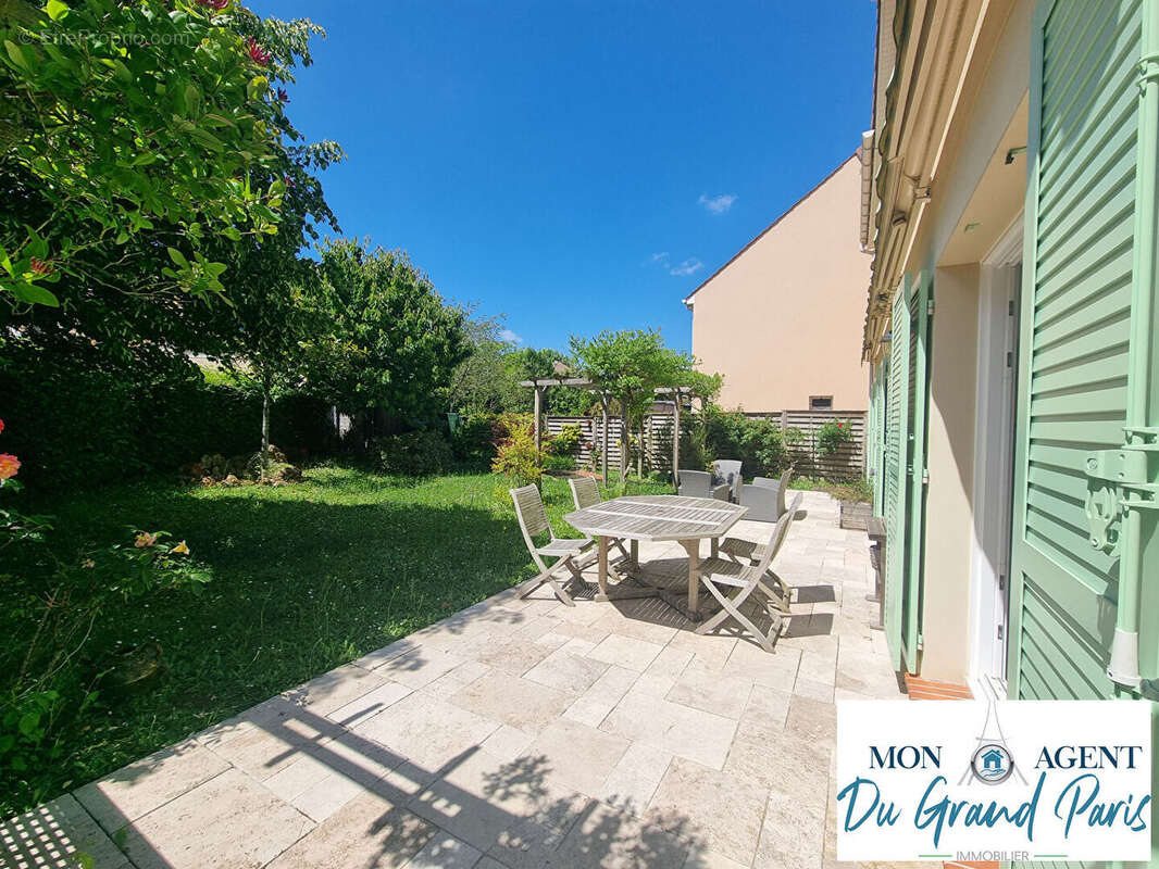 Maison à TOUSSUS-LE-NOBLE