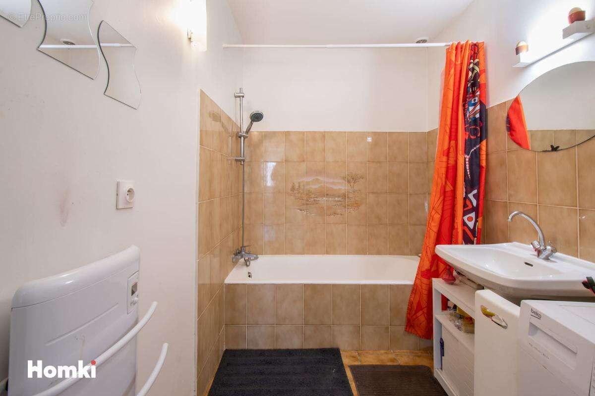 Appartement à LE CRES