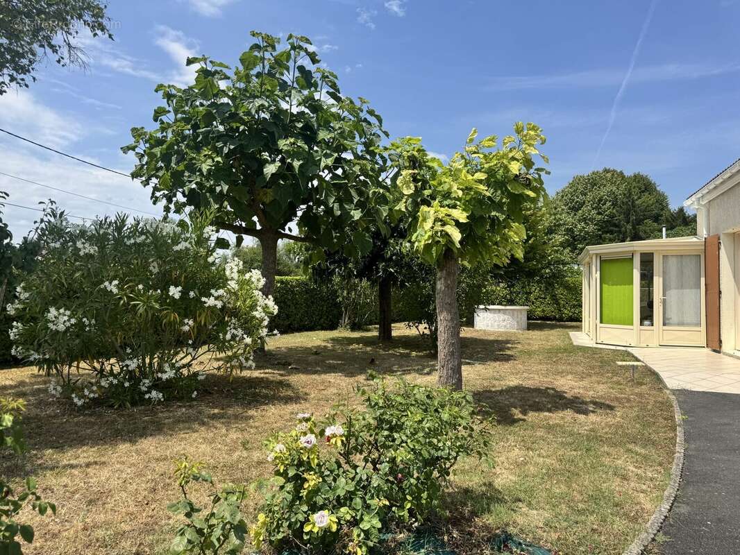 Maison 107 m² à Semussac  - photo 2