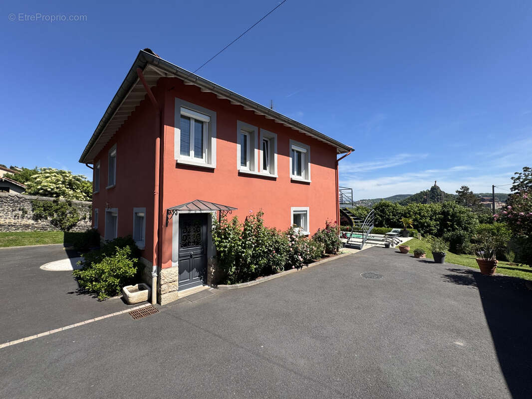 Maison à AIGUILHE