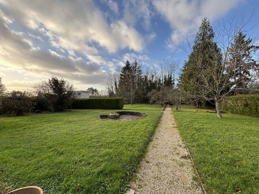 Terrain à CHAMPVANS