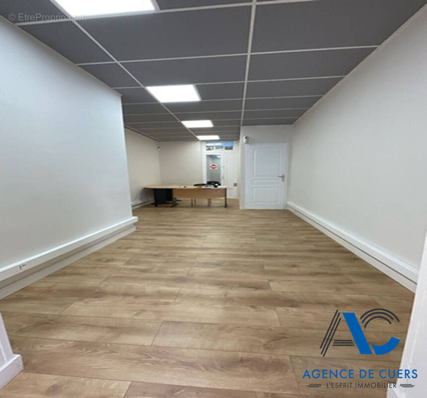 Commerce à CARQUEIRANNE