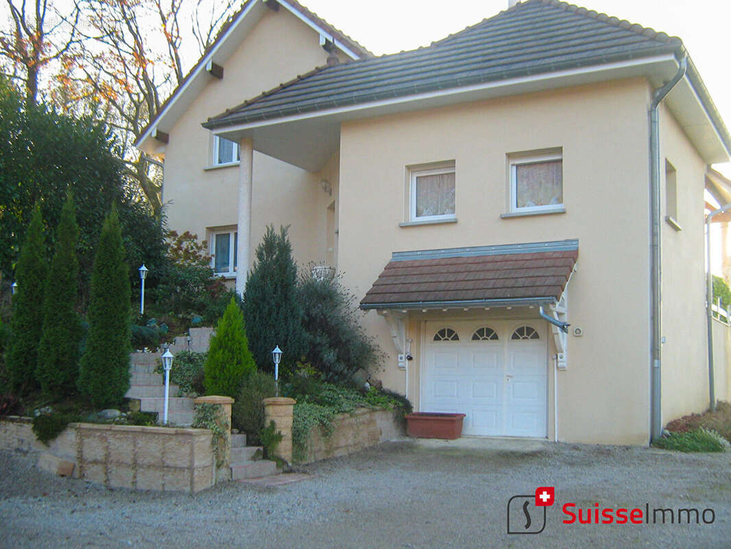 Maison à MONTBOUTON