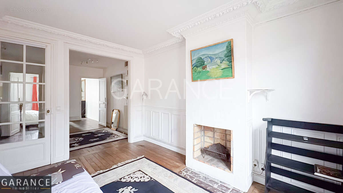 Appartement à PARIS-14E