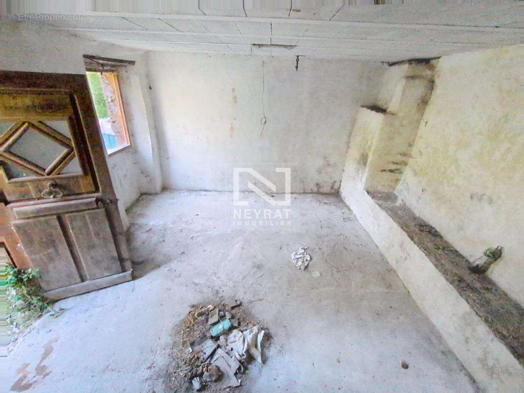 Terrain à TOURRETTES