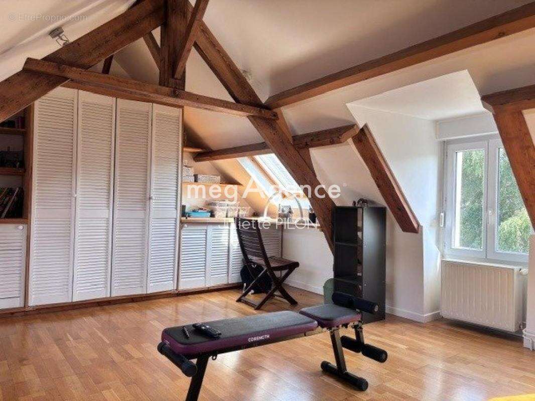 Maison de ville avec jardin et dépendance - photo 12