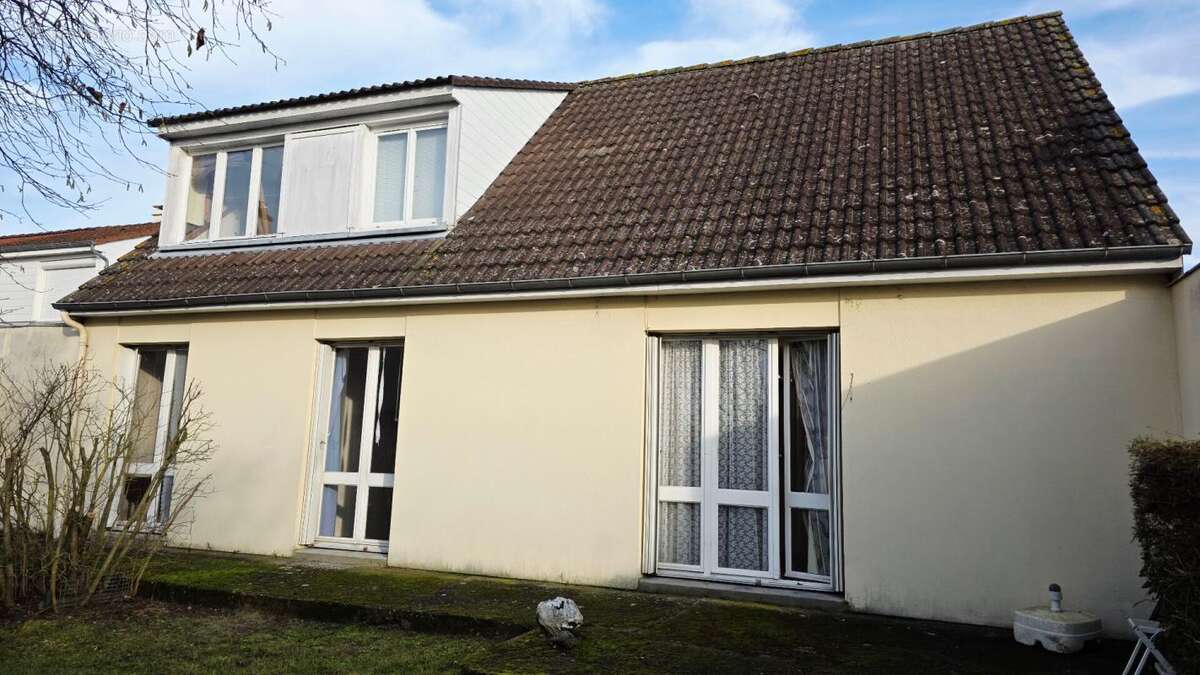 Maison à SAINT-DOULCHARD