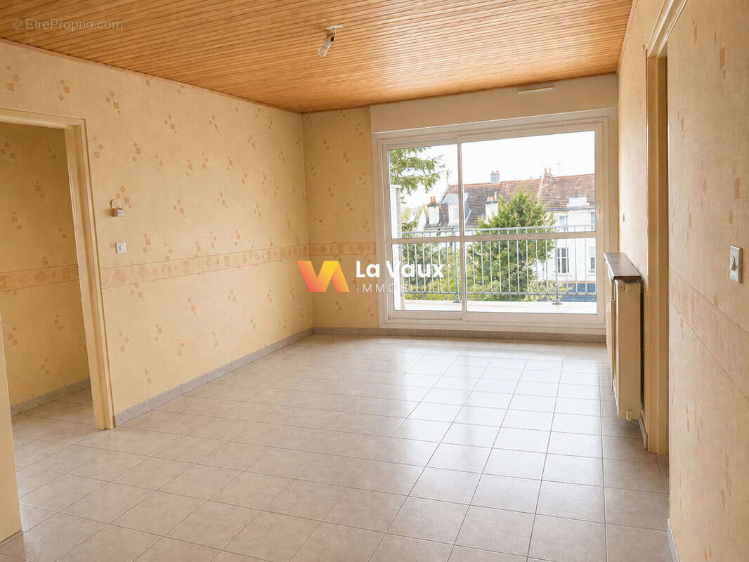 NANCY, appartement F2 de 51m2 avec balcon à proximité immédiate fac de lettres ... - photo 2