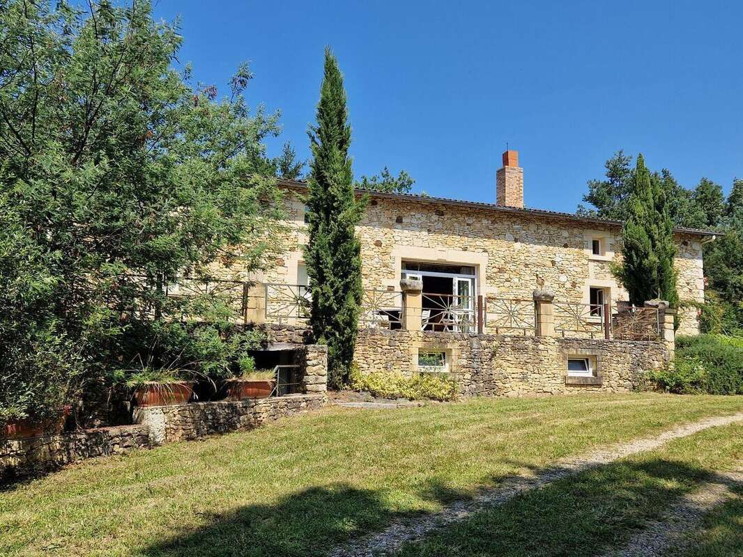 20240719124448 - Maison à LACROPTE