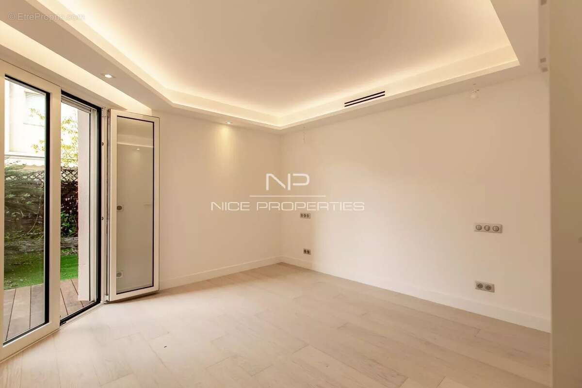 Appartement à ROQUEBRUNE-CAP-MARTIN