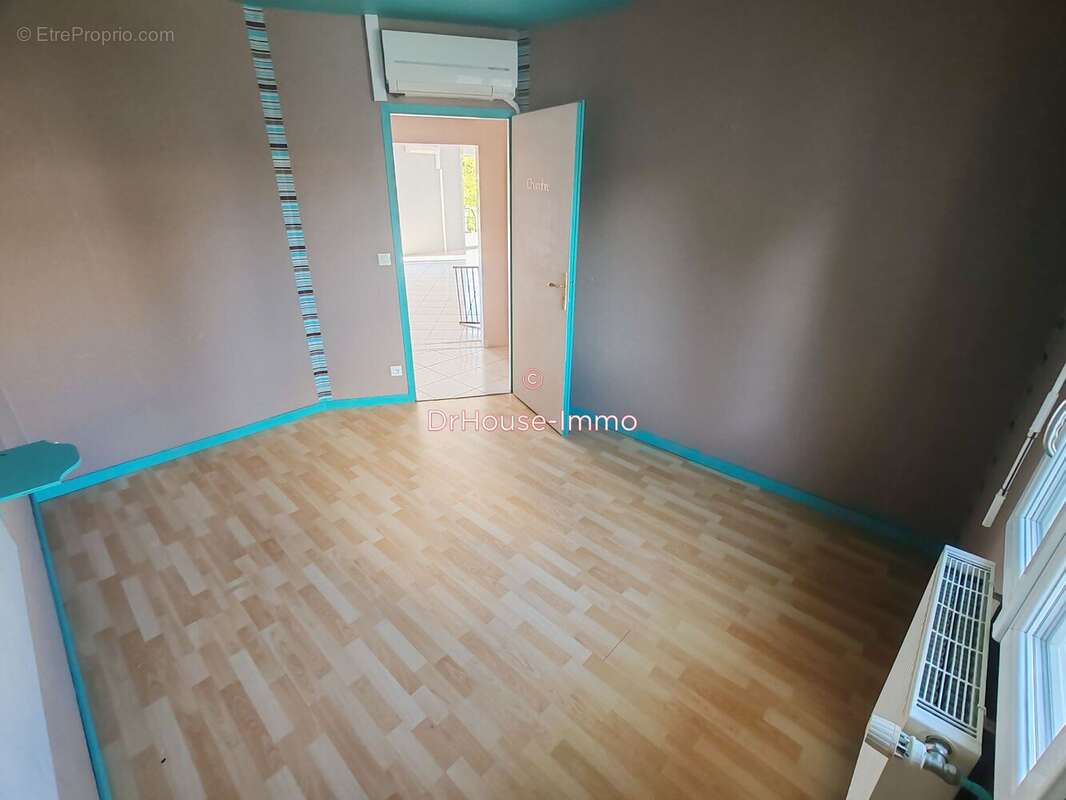 Maison à SAINT-REMY-SUR-CREUSE