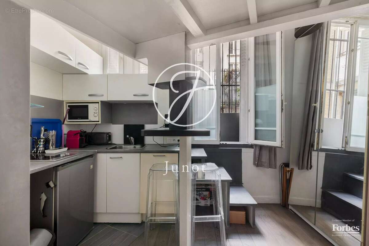 Appartement à PARIS-18E