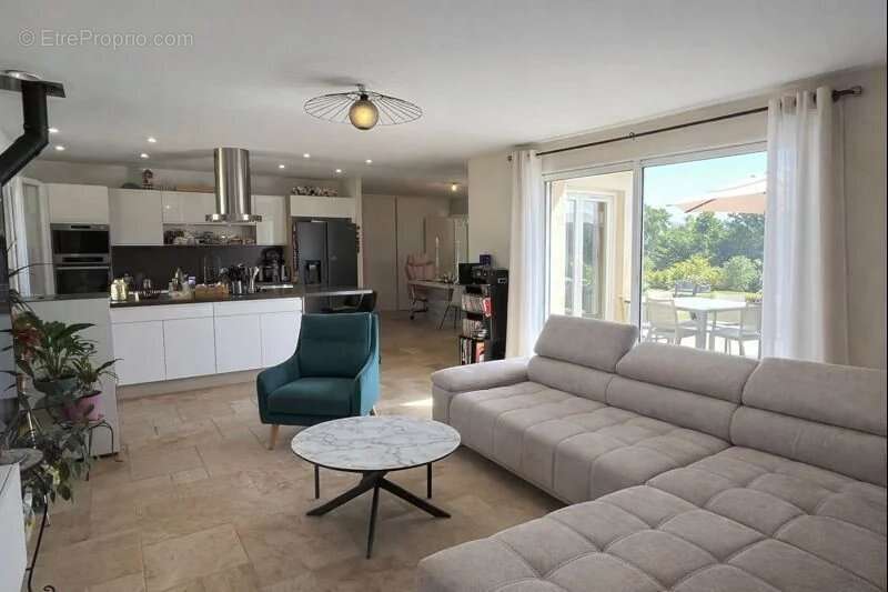 Maison à ESCRAGNOLLES