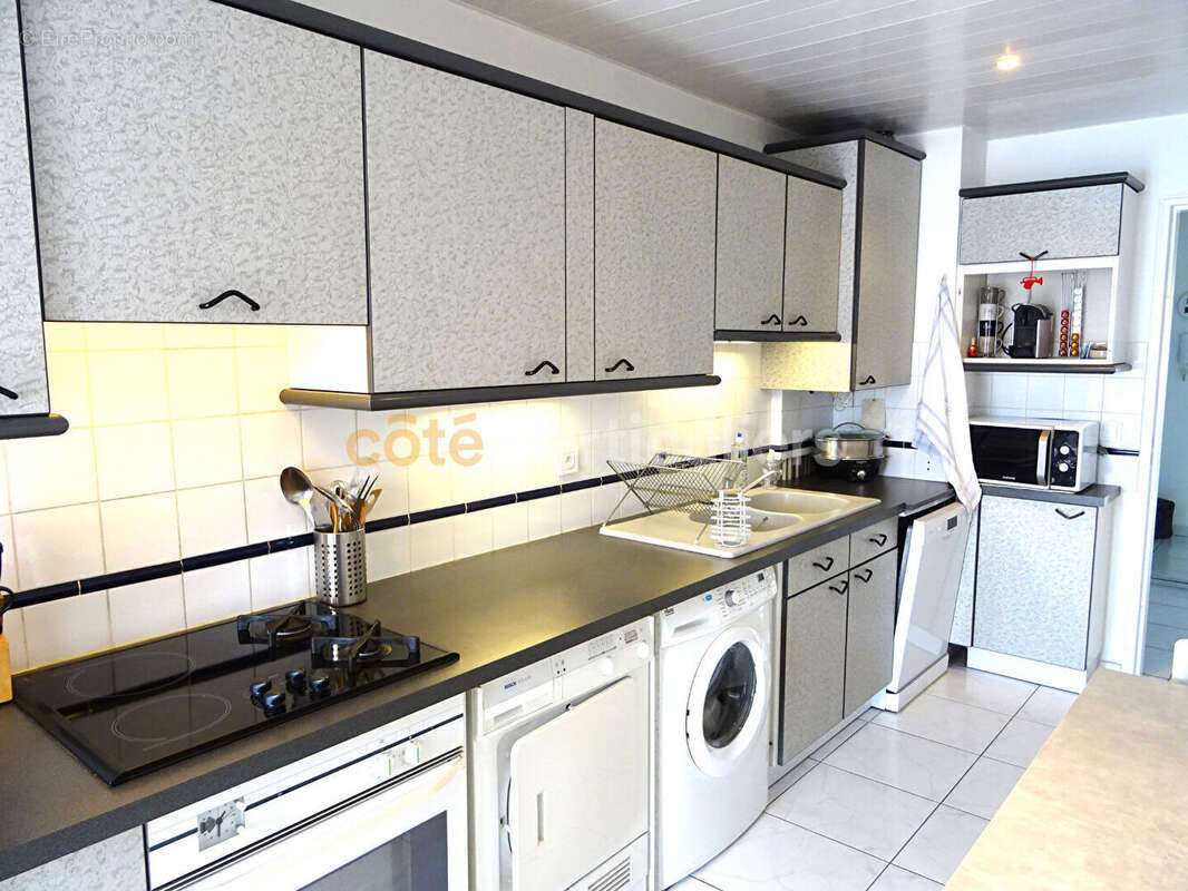 Appartement à LATTES