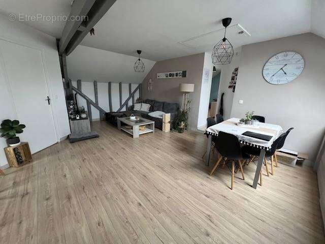 Appartement à EPERNON