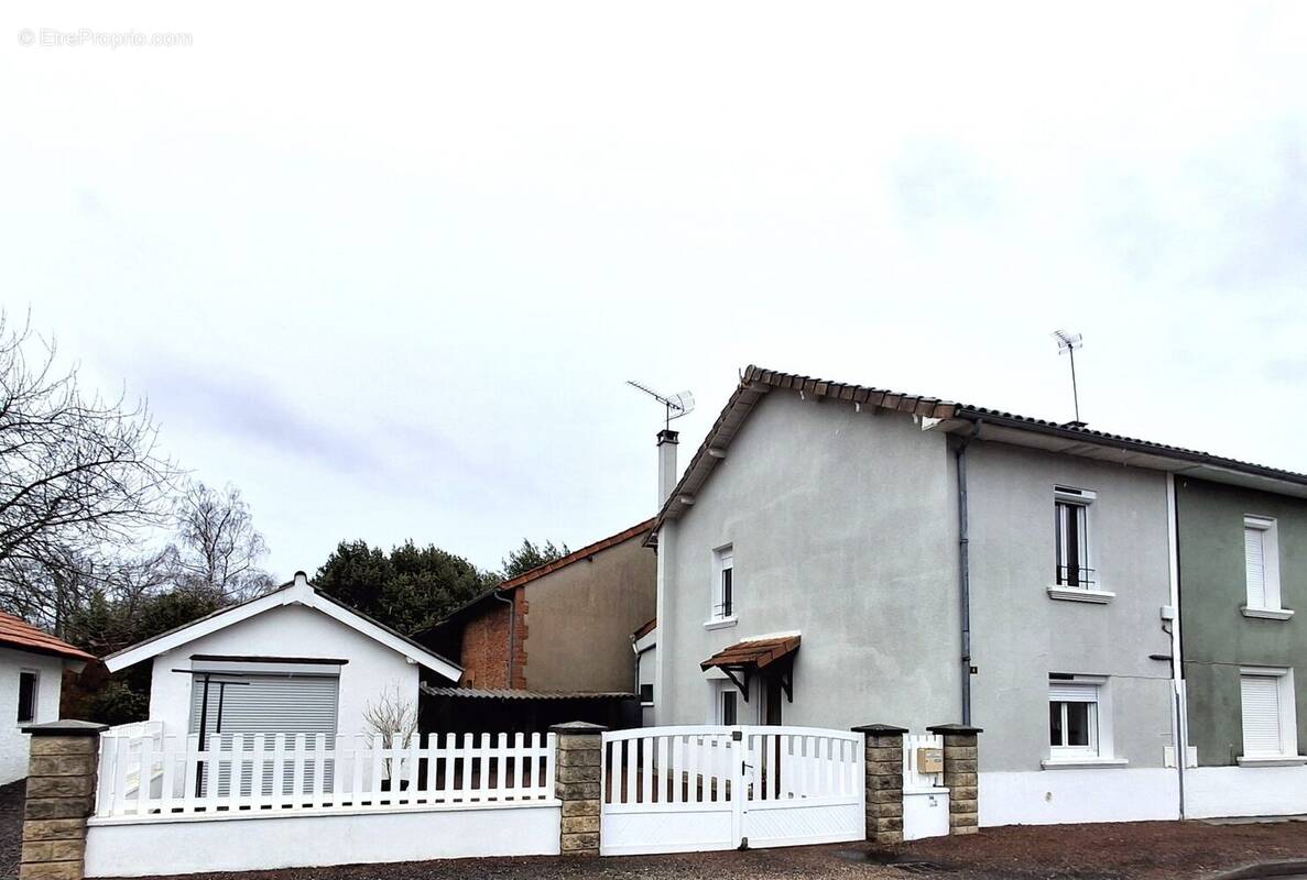 Maison à ROUMAZIERES-LOUBERT