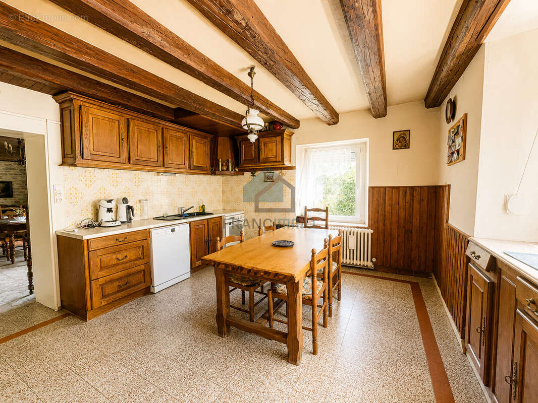 Belleherbe - grande maison avec dependances - photo 5