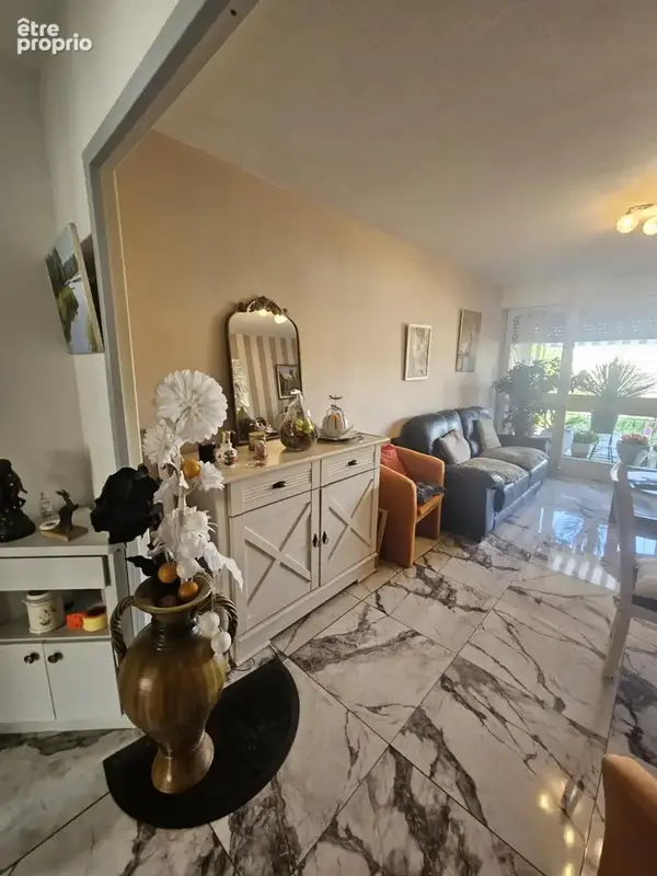 À Chalon-Sur-Saône, appartement à vendre avec 2 chambres, vue Saône. - photo 5