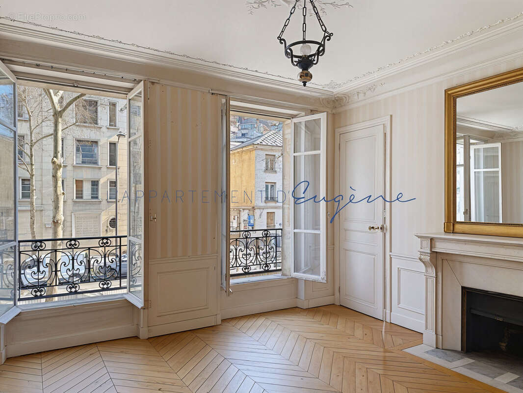 Appartement à PARIS-15E