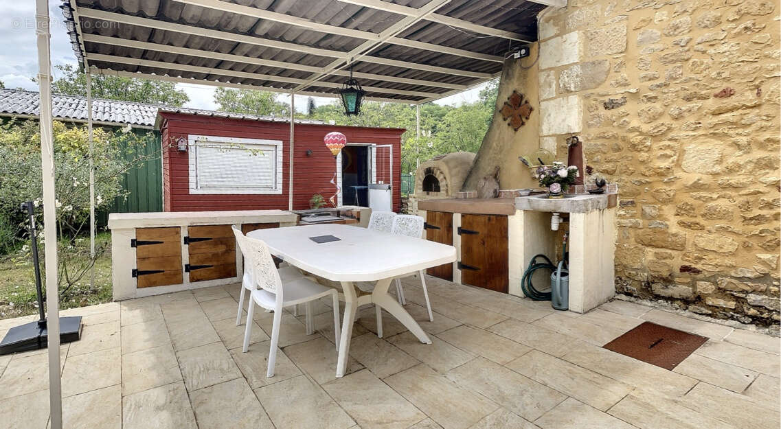 Maison à SAINT-CHAMASSY