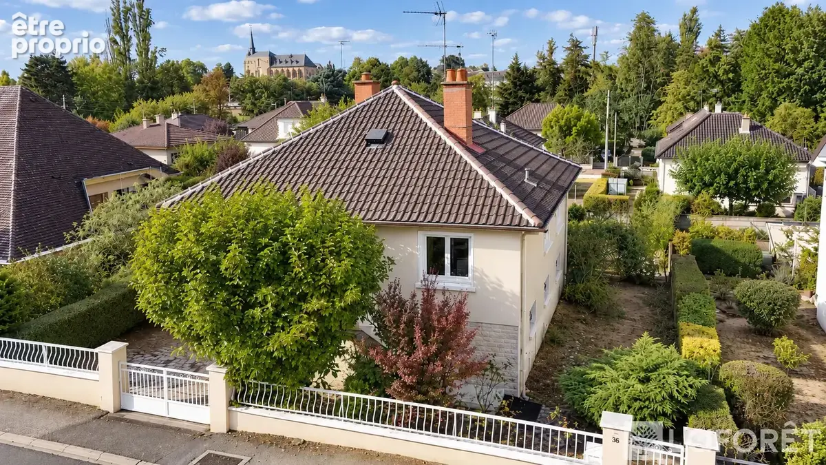 Maison à YZEURE
