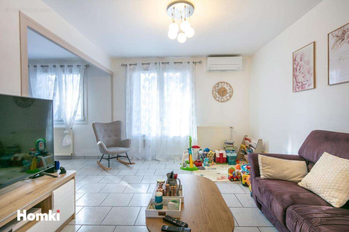 Appartement à FONTAINE