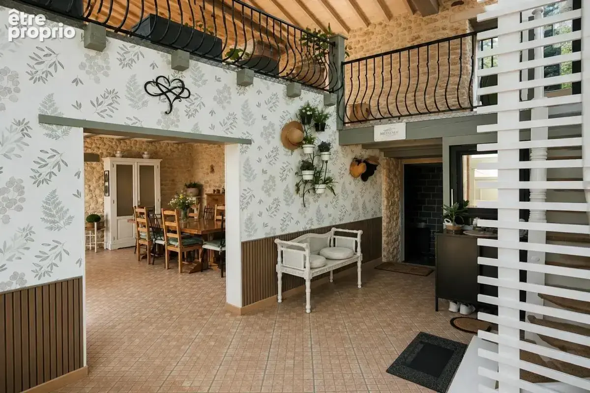 Le cadre idéal pour famille et vos projets professionnels-301 m² - photo 7