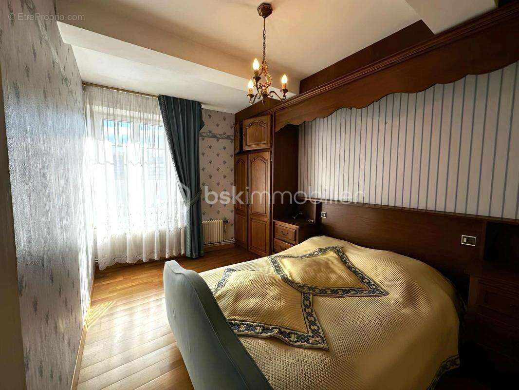 Maison à VRIGNE-AUX-BOIS