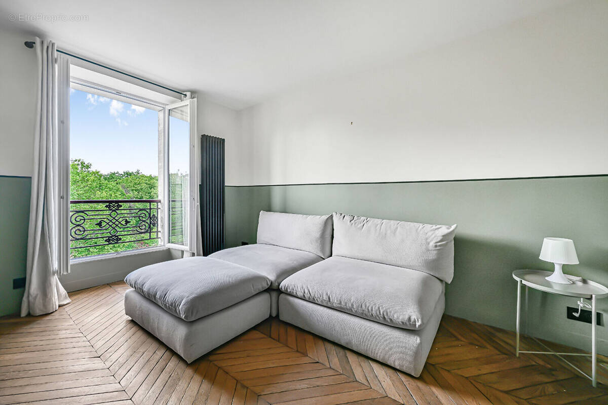 Appartement à PARIS-14E