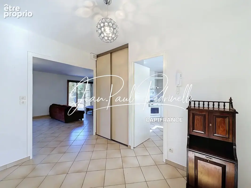CALUIRE-ET-CUIRE – Cœur Vassieux – Villa 101 m² habitables + 115 m² Hors Carrez (double garage et annexe) – Terrain plat 770 M²  - photo 48
