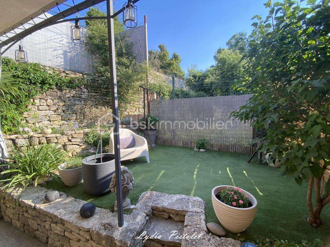 NOUVEAUTÉ - SAIGNON (84) - Authentique maison de village avec extérieur - photo 11