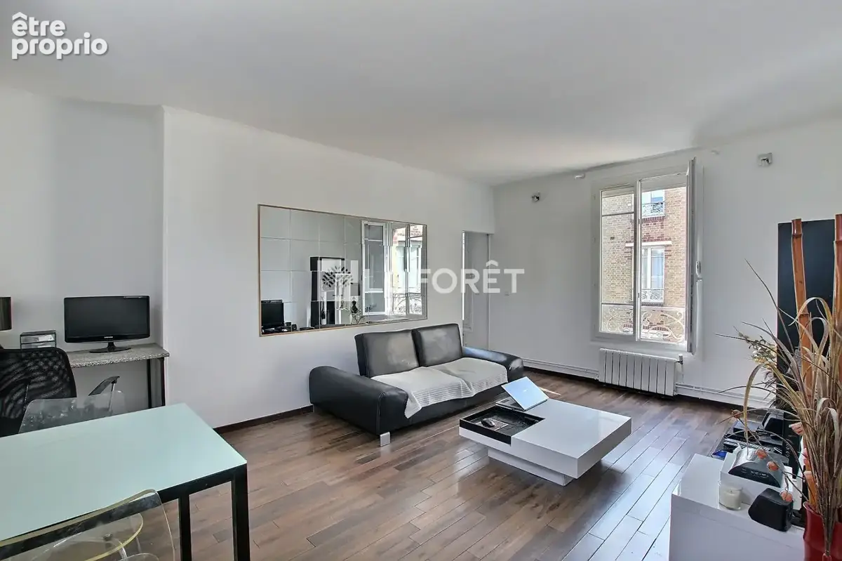 Appartement à COURBEVOIE